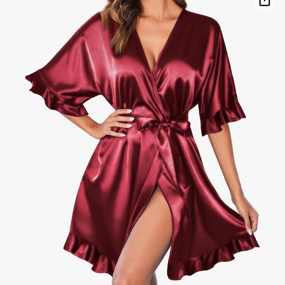 Red ruffle robe - Picture 3 of 10